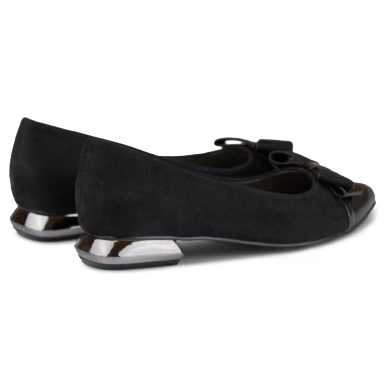 Pumps med rosett på låg silverklack svart 1