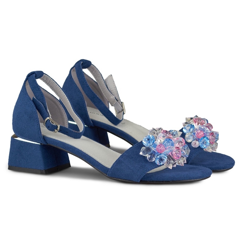 Marinblå prydda sandaler med låg klack 2