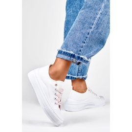 Kvinnors vita sneakers på plattformen 1