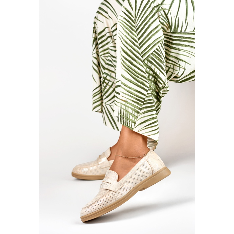 Genombrutna skor för kvinnor med silverglans beige 1