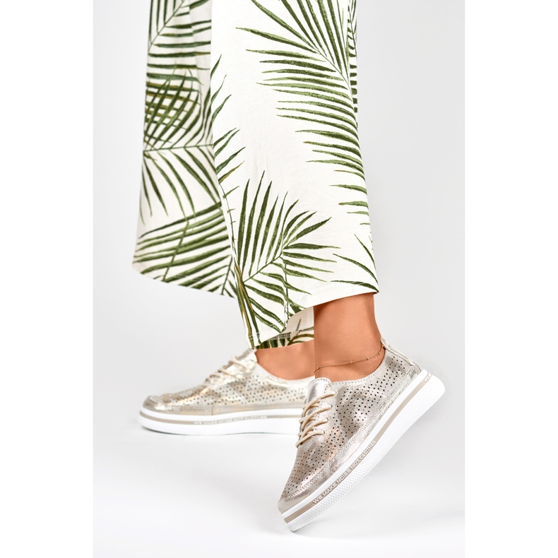 Gyllene sportskor för kvinnor gjorda av naturligt läder 2