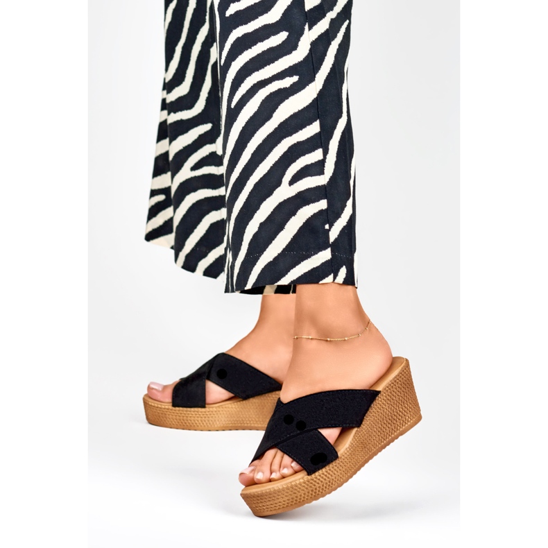 Svarta wedge tofflor för kvinnor 2