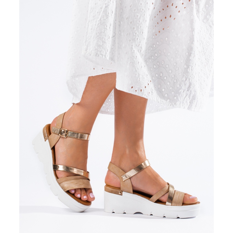 Shelovet beige kilasandaler 1