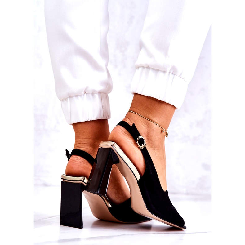 S. BARSKI Kvinnors mocka sandaler på stolpen med en ornament svart 6