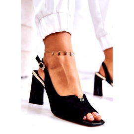 S. BARSKI Kvinnors mocka sandaler på stolpen med en ornament svart 7