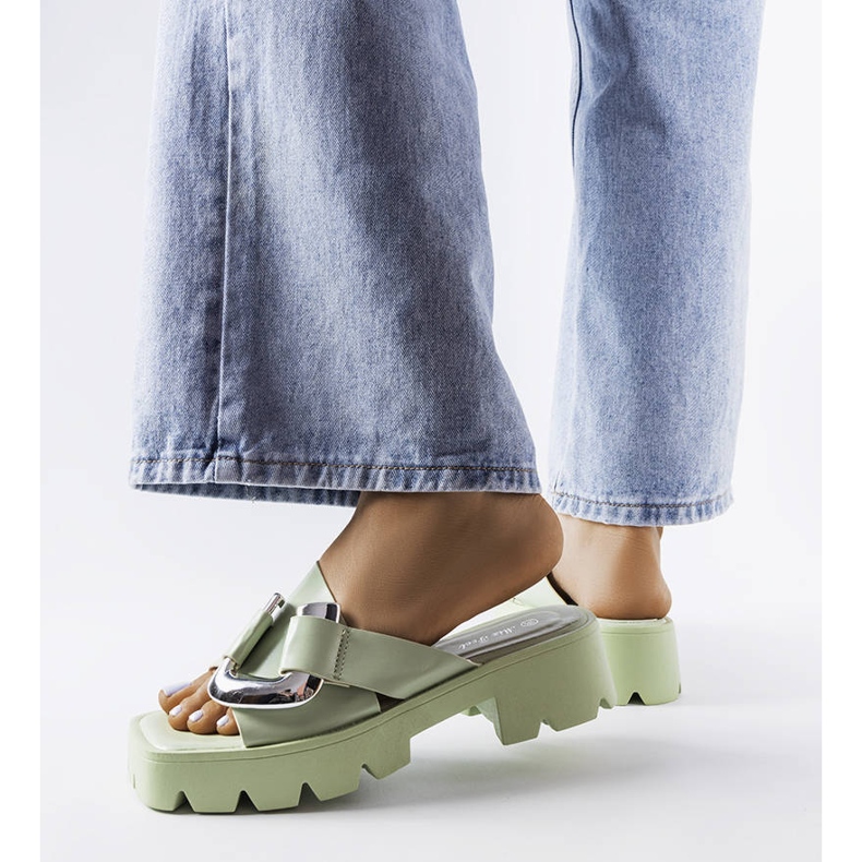 Gröna glidar på traktorsulan från Carceri 2