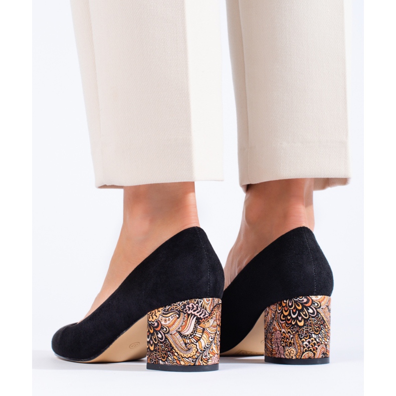 SHELOVET Svarta pumps i mocka från Sheovet 2