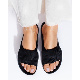 Damtofflor i svart mocka på Shelovet-plattformen 2