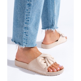 Damtofflor i beige mocka från Shelovet 1