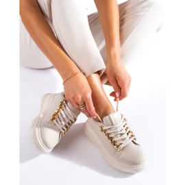 Beige sneakers för kvinnor med en Shelovet-kedja 1