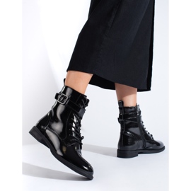 Shelovet svartlackade arbetare 1