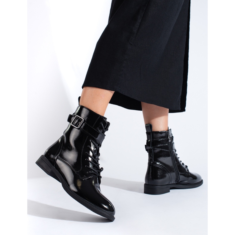 Shelovet svartlackade arbetare 1