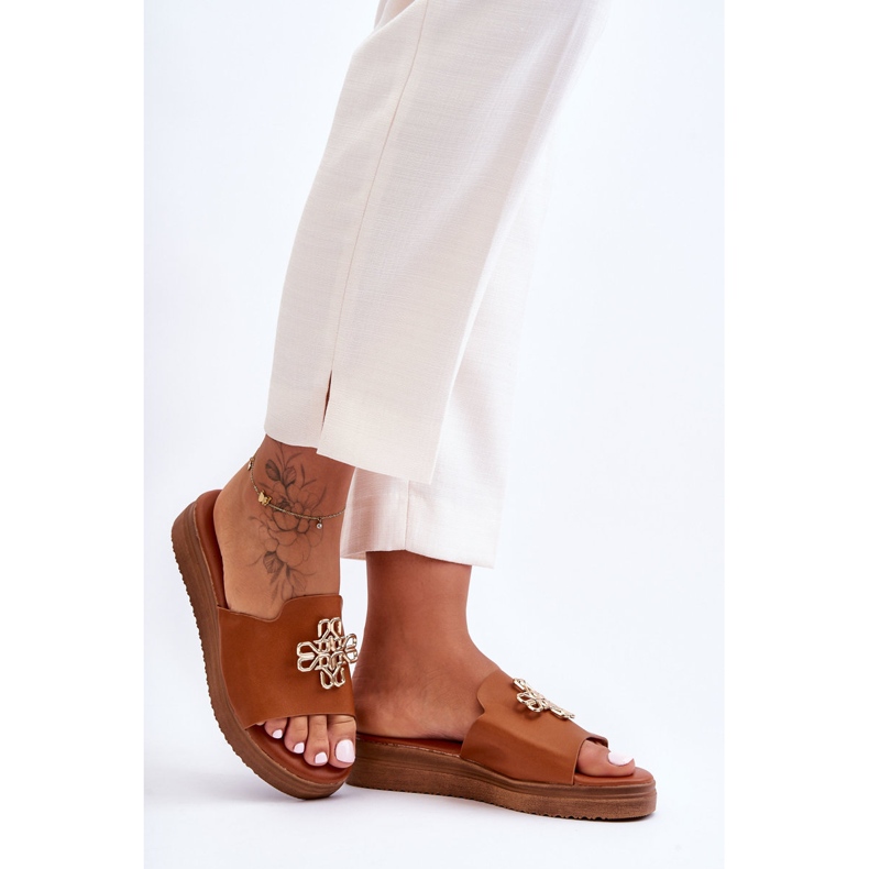 PG1 Lädertofflor för kvinnor med dekoration Brun Azera 2