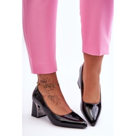 Elegant Lackade Pumps På En Klack Svart Emma 1