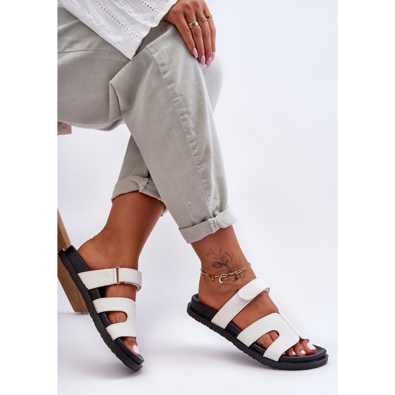 Klassiska lädertofflor för damer med kardborreband Vit Amedon 1