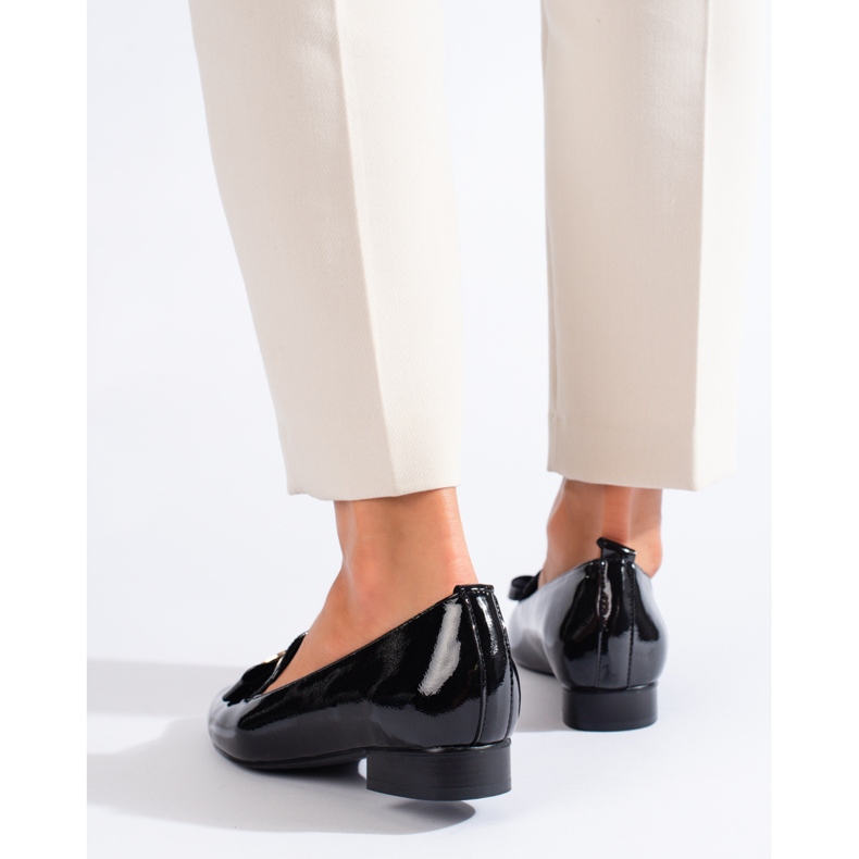 Eleganta lackade lågklackade loafers från Vinceza svart 2