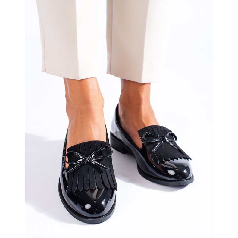 Shelovet svart lack loafers med tofsar 1