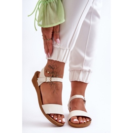 Klassiska vita Arya sandaler med låg kil 2