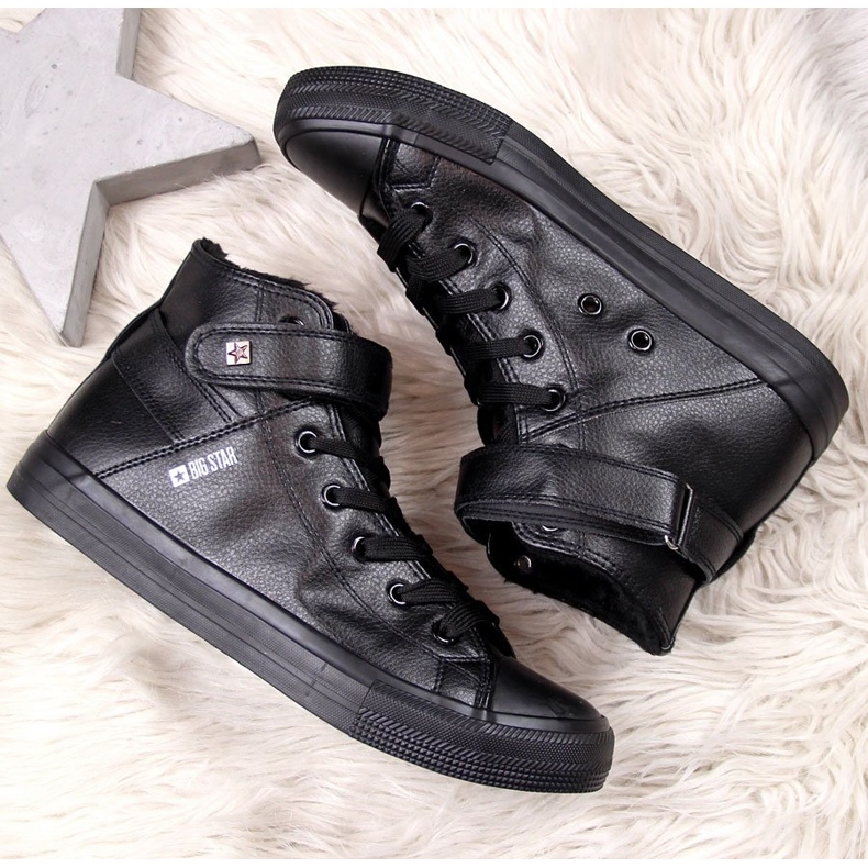 Svarta isolerade sneakers Big Star V274542F 1