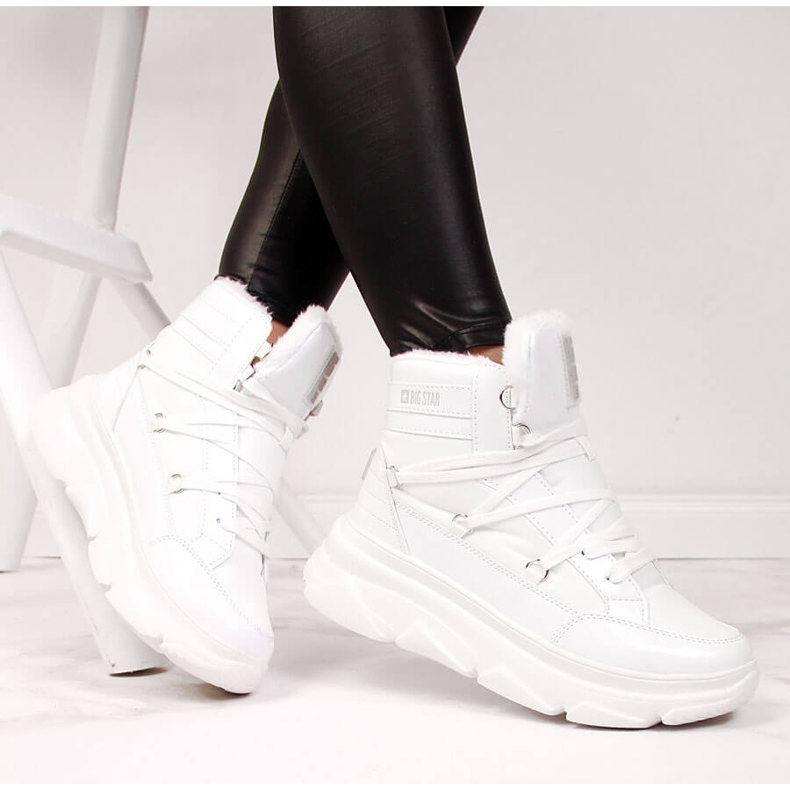 Kvinnors snökängor på plattformen vita Big Star II274463 1