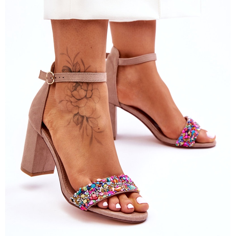 Fashionabla högklackade sandaler med dekorativa stenar Beige Love Me 4