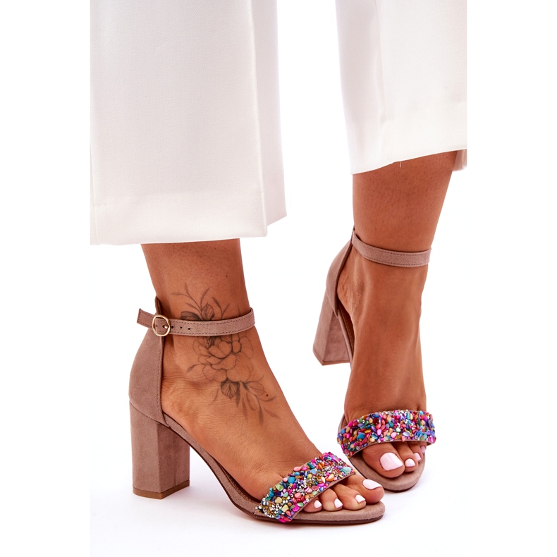 Fashionabla högklackade sandaler med dekorativa stenar Beige Love Me 3