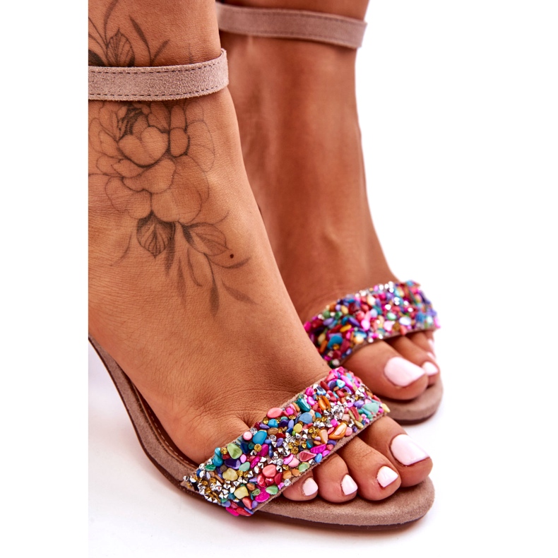 Fashionabla högklackade sandaler med dekorativa stenar Beige Love Me 1