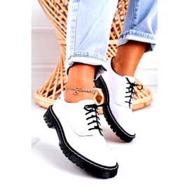 Kvinnors läderskor Oxford Maciejka White lackerade 04087-11 vit 3