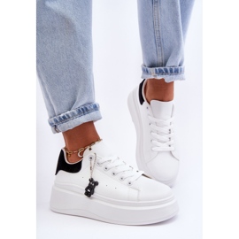 PS1 Damsportskor på en massiv plattform Vita och svarta Mariell 1