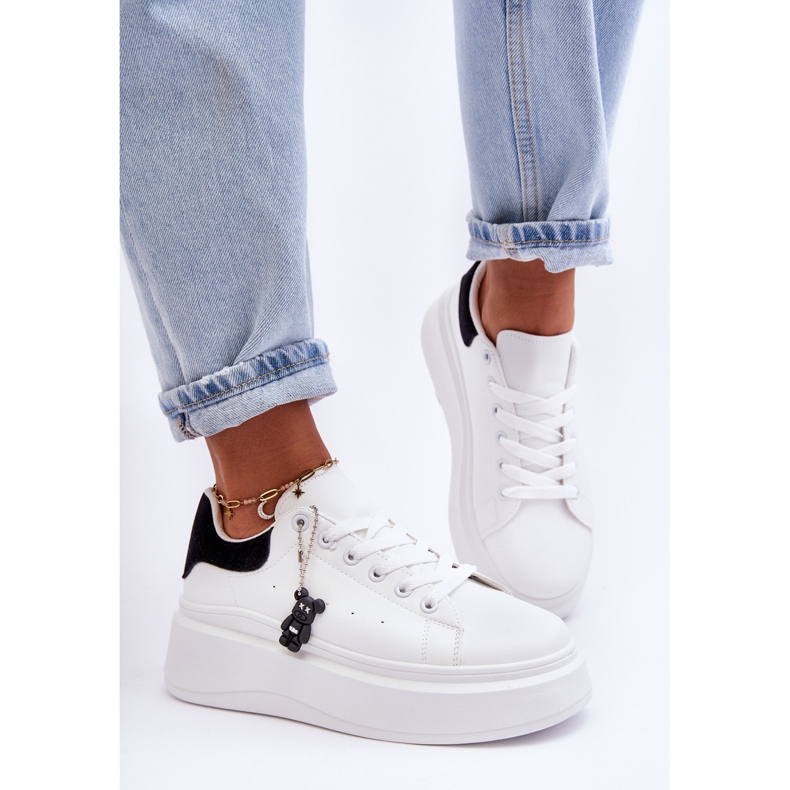 PS1 Damsportskor på en massiv plattform Vita och svarta Mariell 1