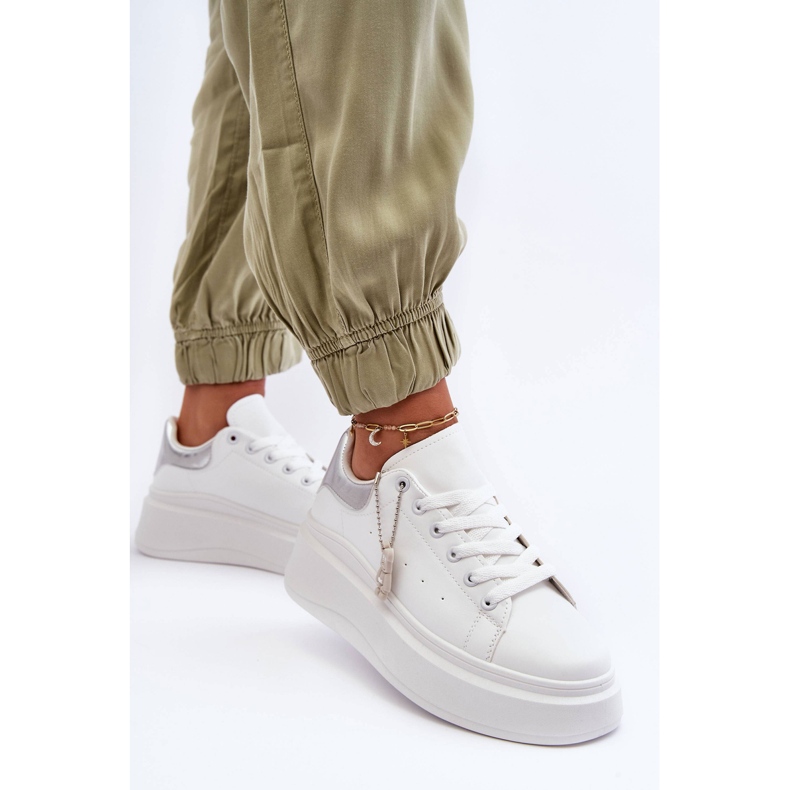 PS1 Damsportskor på en massiv plattform Vita och silver Mariell 1