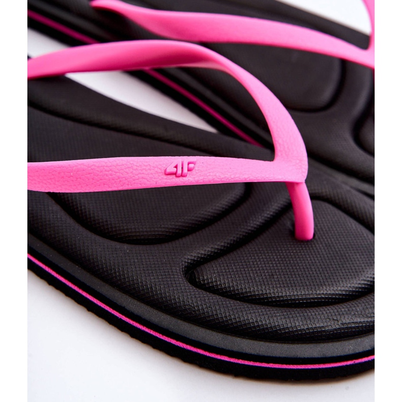 Klassiska flipflops för damer 4F 4FSS23FFLIF067-21S Svart-rosa 2