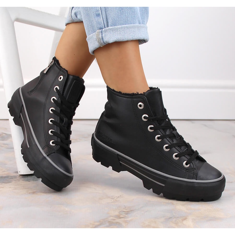 Isolerade sneakers på plattformen svarta Big Star MM274039 1