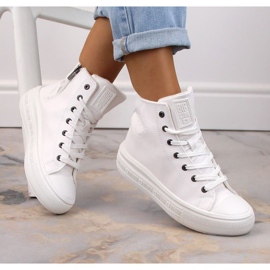 Isolerade sneakers med snörning Big Star W INT1902A vit 1