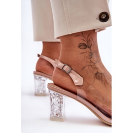 Dekorerade fashionabla rosa sandaler på en klack S.Barski MR1037-23 2