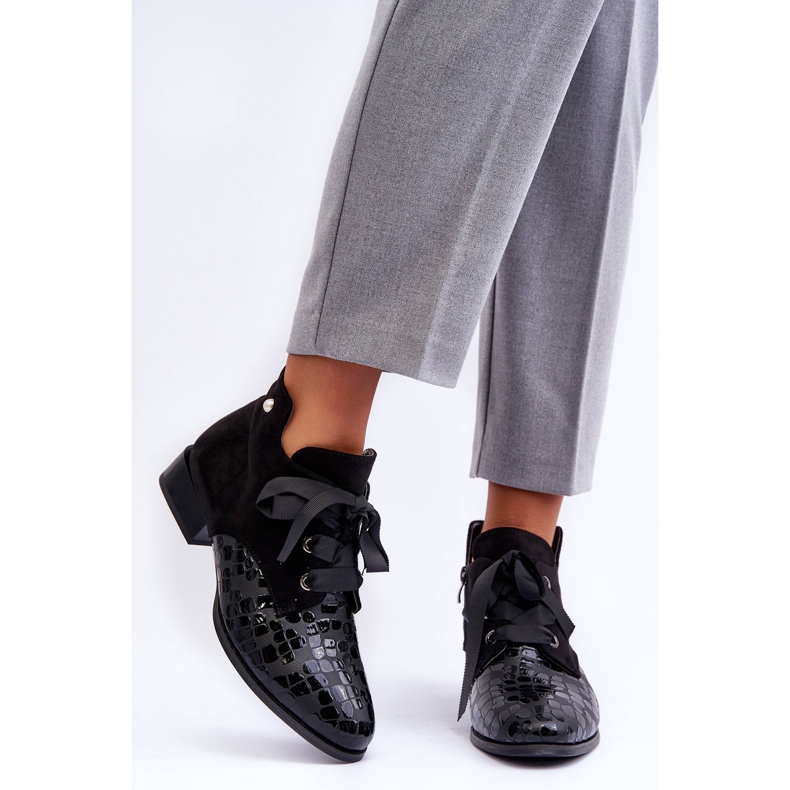 PD1 Platta klackar för kvinnor med snörning av svart Meroni 2