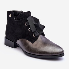 Platta klackar för kvinnor med snörning av svart Meroni 1