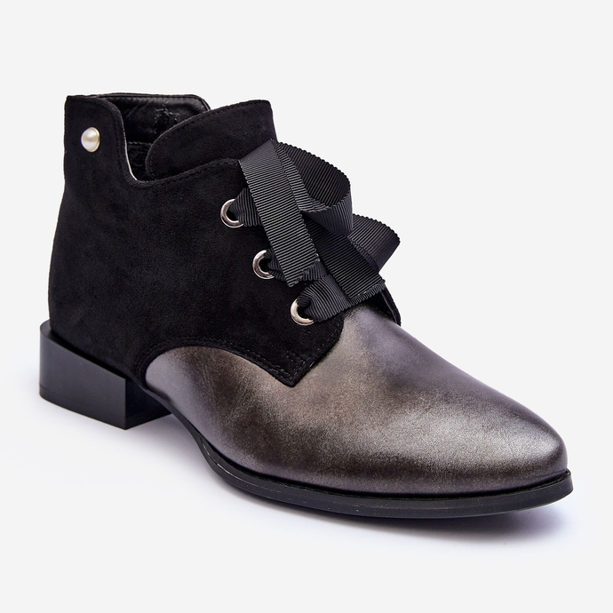 Platta klackar för kvinnor med snörning av svart Meroni 1