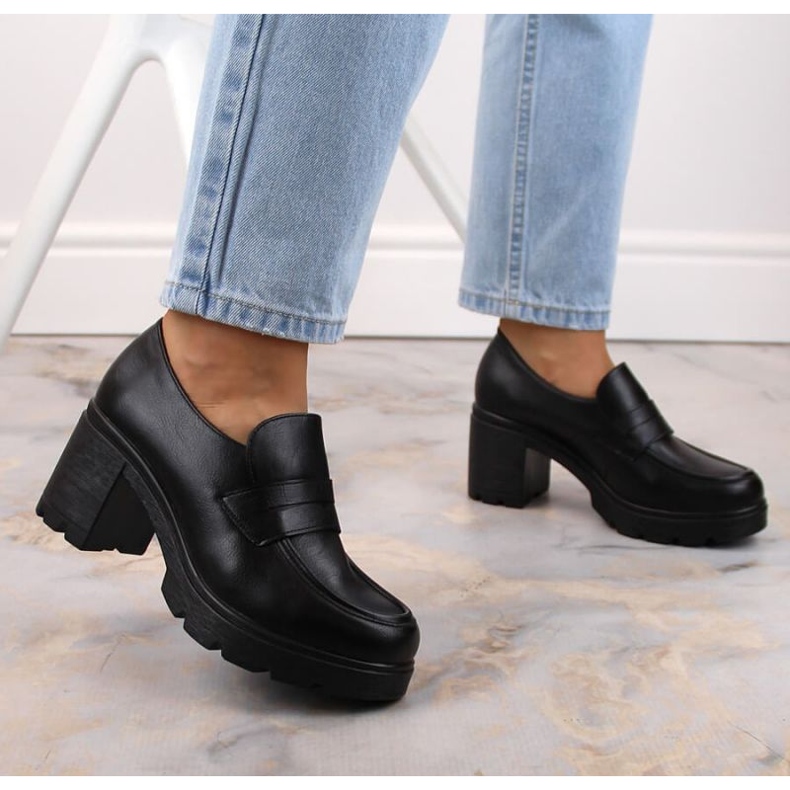 Skor på stolpen Potocki W WOL166A svart 2