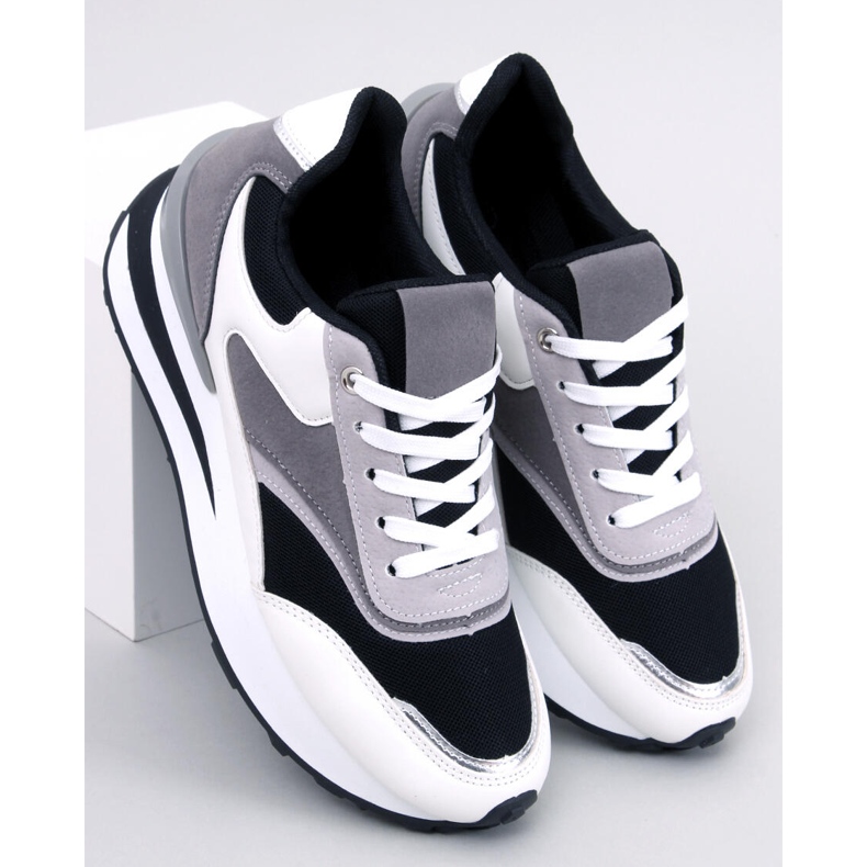 Catle Black damsneakers svart 1