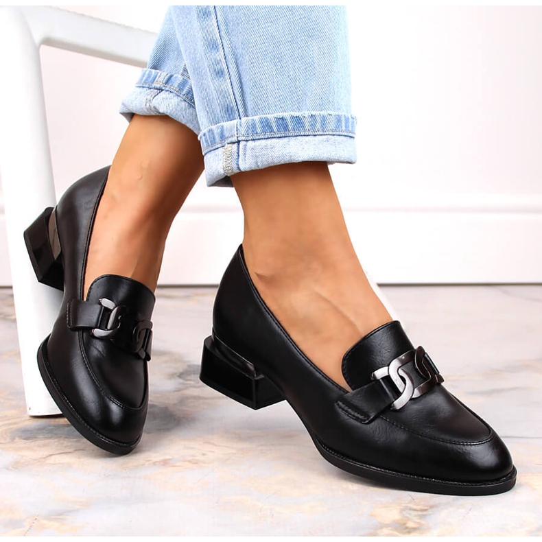 Platta skor med kedja svart Vinceza 58162 1