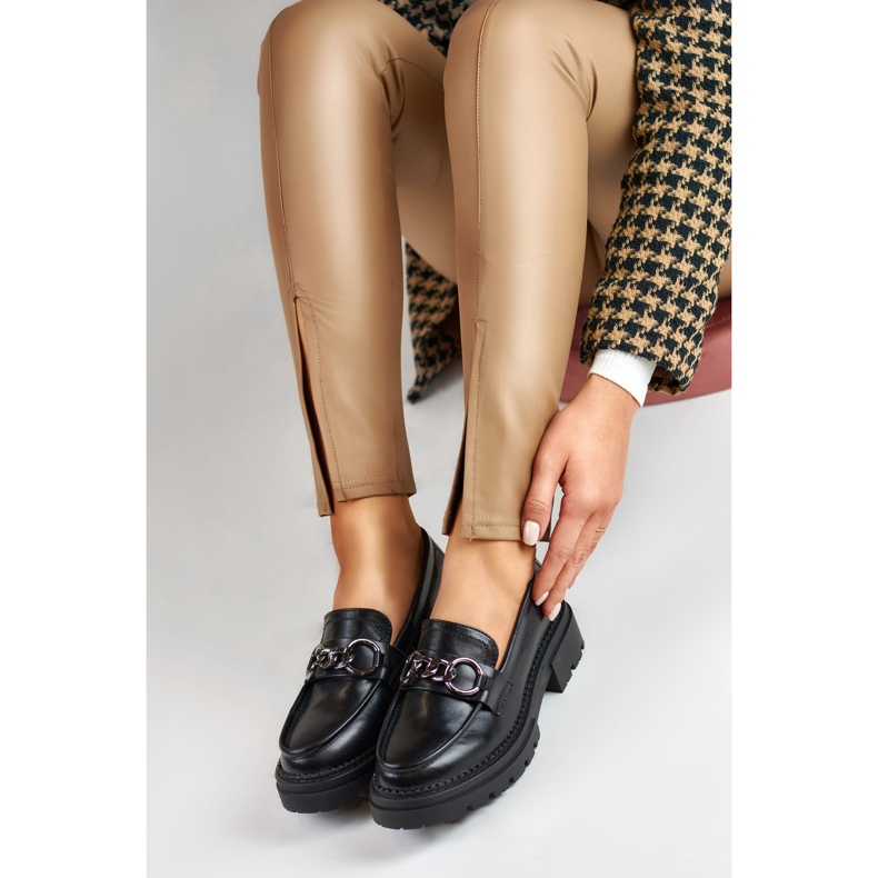 La.Fi Svarta mockasiner på en plattform av eko-läder 2