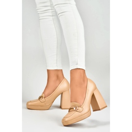 Beige loafers med hög bekväm klack 2