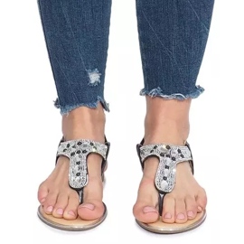 Svarta platta sandaler med Larissa -diamanter 1