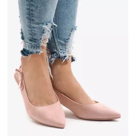 Rosa pumps på en B-43 häl 1