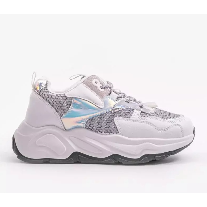 Vita sportskor med grå RAL-63 skär 1