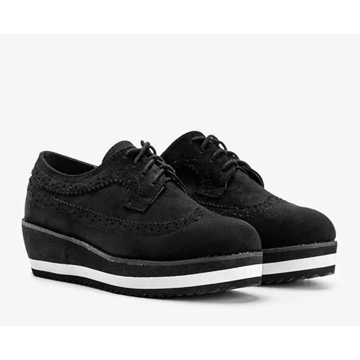 Svarta mockaskor på en hög Camryn -sula 2