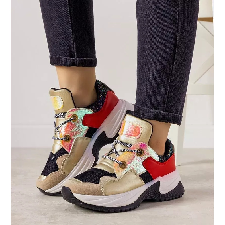 Guldsneakers med hög vårsula svart 1