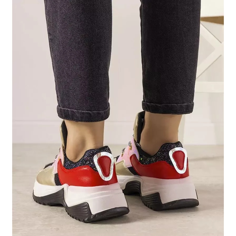 Guldsneakers med hög vårsula svart 2