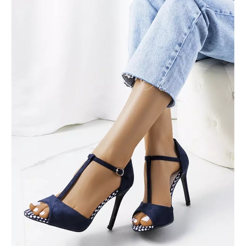 Inna Marinblå sandaler på Munger-klack 2